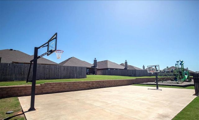 9233 NW 90th Street, Yukon, OK 73099