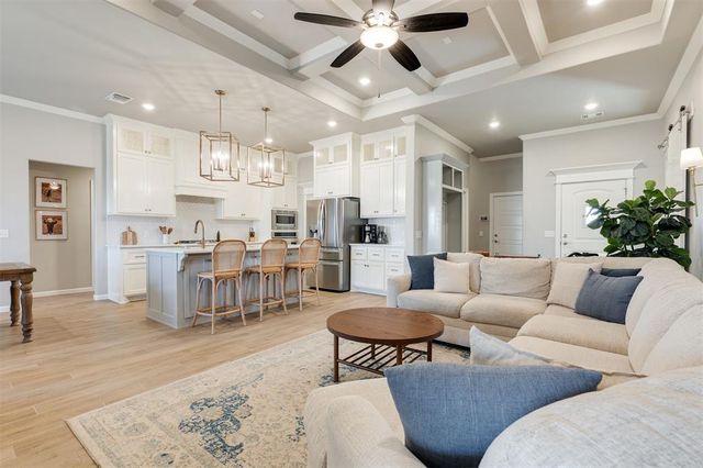 9233 NW 90th Street, Yukon, OK 73099