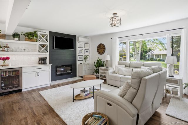 12 Wayne Court, Westhampton, NY 11977