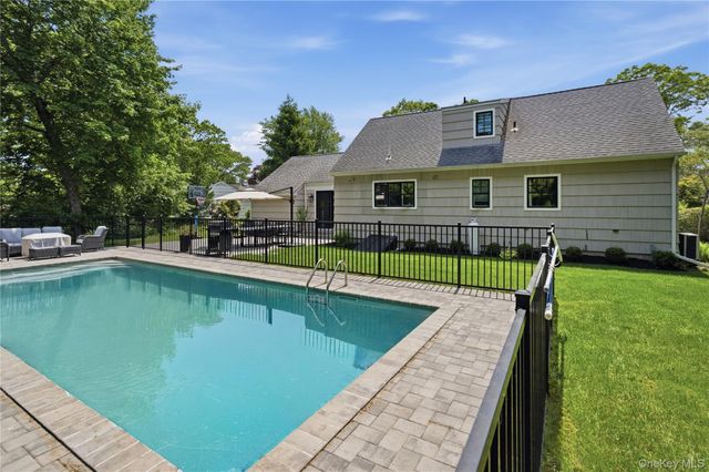 12 Wayne Court, Westhampton, NY 11977