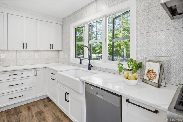 12 Wayne Court, Westhampton, NY 11977