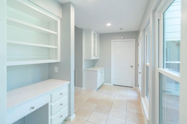 10 Coralvine Court, The Woodlands, TX 77380