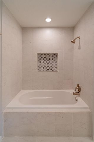 10 Coralvine Court, The Woodlands, TX 77380