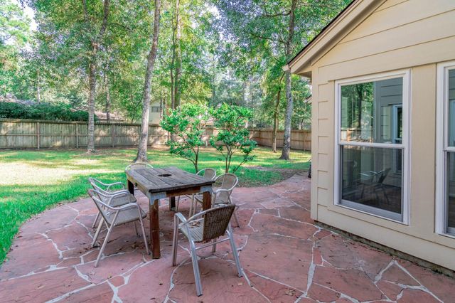 10 Coralvine Court, The Woodlands, TX 77380