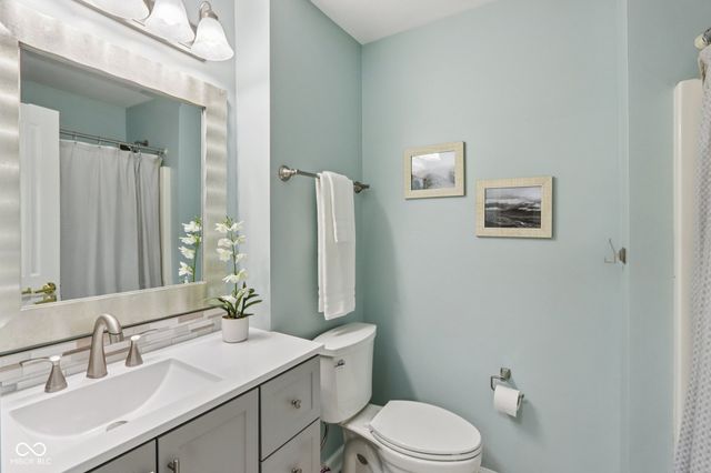9887 Cranberry Circle, Fishers, IN 46038