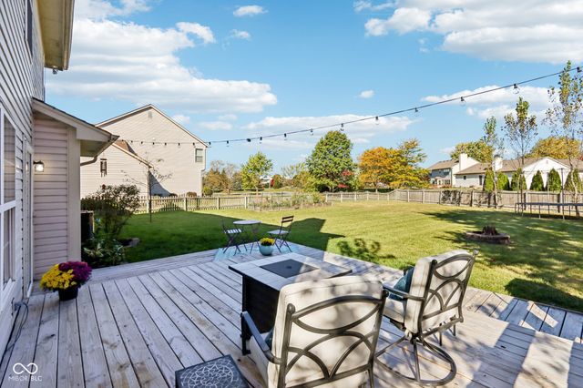 9887 Cranberry Circle, Fishers, IN 46038