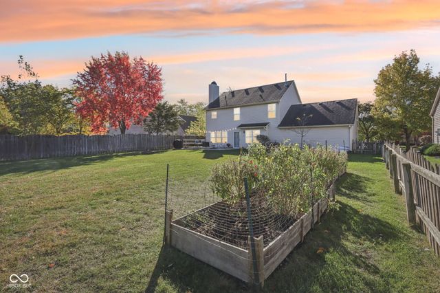 9887 Cranberry Circle, Fishers, IN 46038