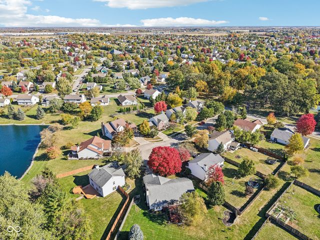9887 Cranberry Circle, Fishers, IN 46038