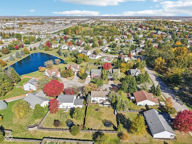 9887 Cranberry Circle, Fishers, IN 46038