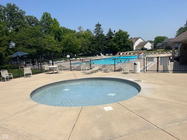 9887 Cranberry Circle, Fishers, IN 46038