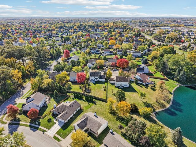 9887 Cranberry Circle, Fishers, IN 46038