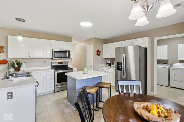 9887 Cranberry Circle, Fishers, IN 46038