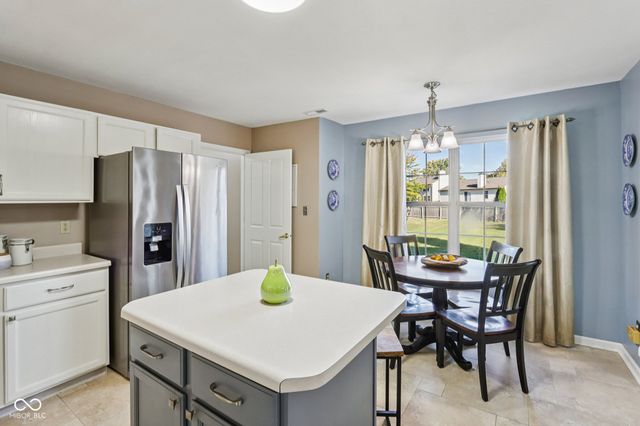 9887 Cranberry Circle, Fishers, IN 46038