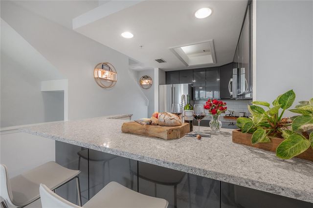 120 BRENT CIRCLE, Oldsmar, FL 34677