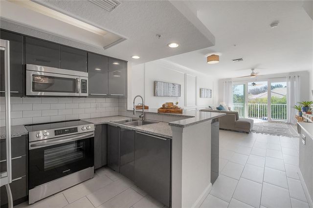 120 BRENT CIRCLE, Oldsmar, FL 34677