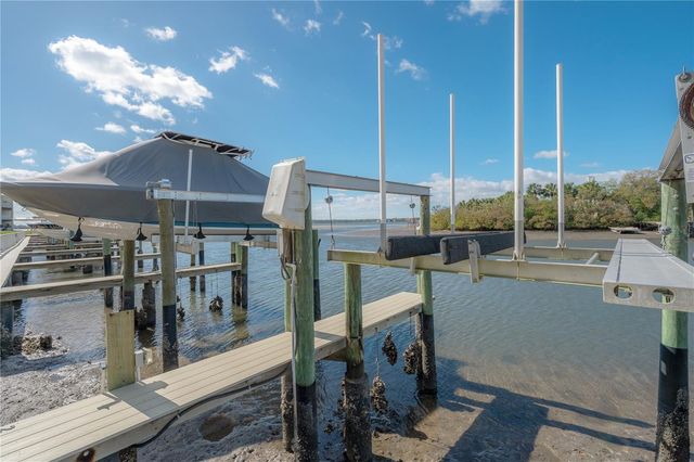 120 BRENT CIRCLE, Oldsmar, FL 34677