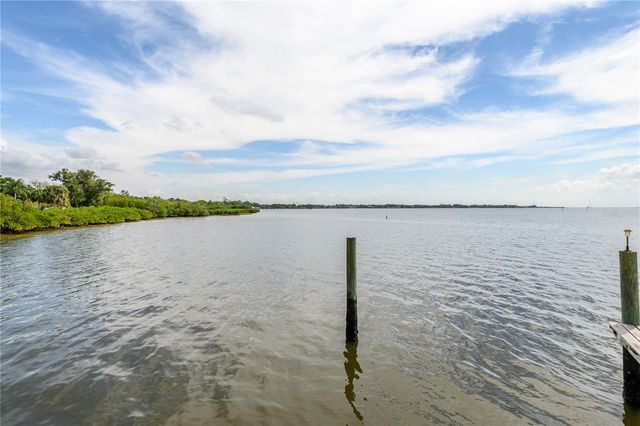 120 BRENT CIRCLE, Oldsmar, FL 34677