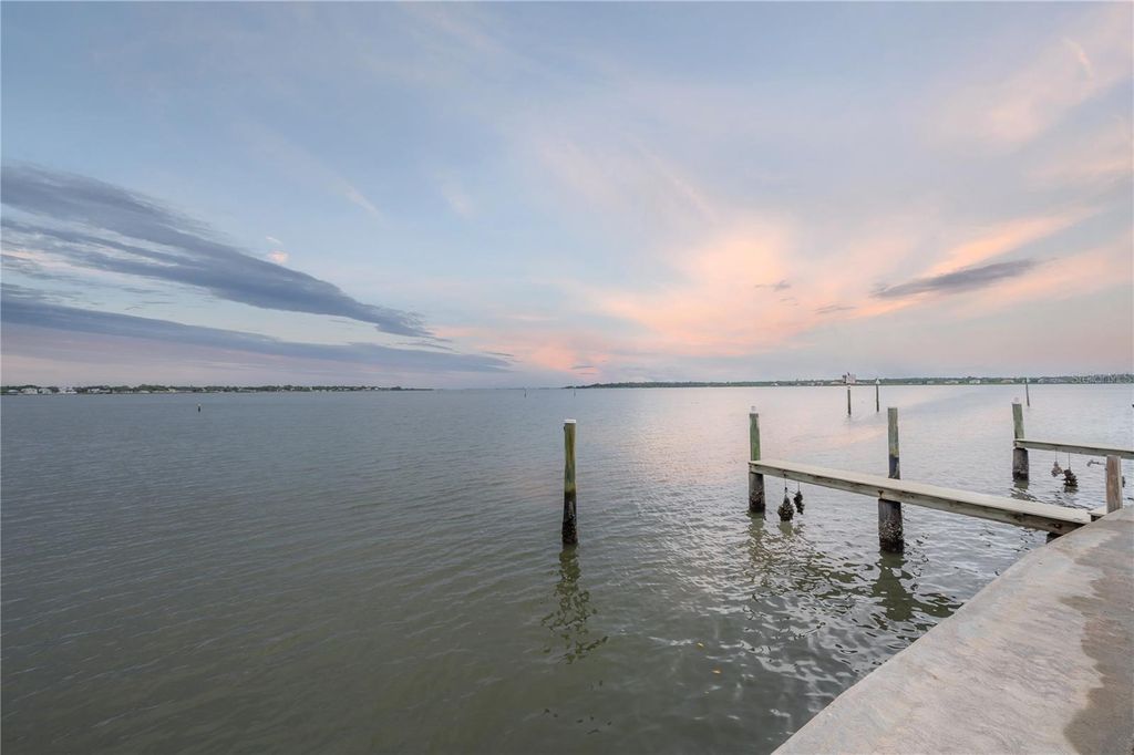 120 BRENT CIRCLE, Oldsmar, FL 34677