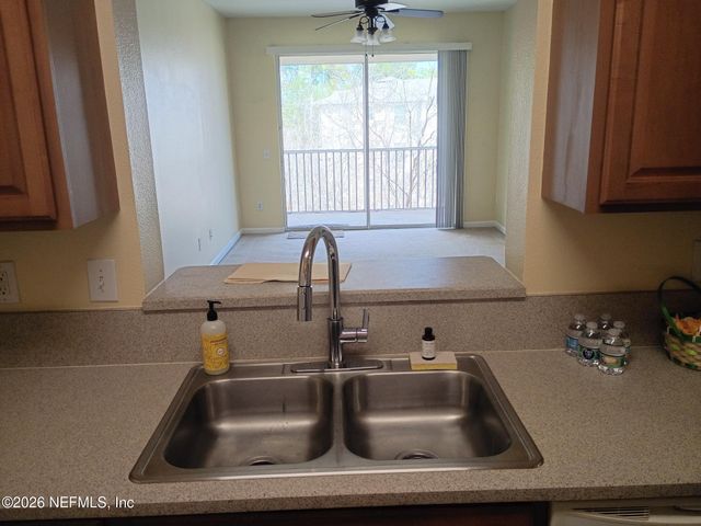 7801 POINT MEADOWS Drive 1407, Jacksonville, FL 32256