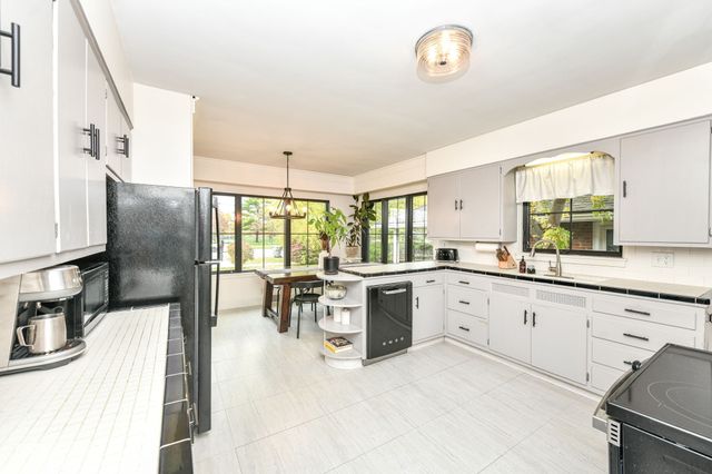 1607 Broad Ripple Avenue, Indianapolis, IN 46220