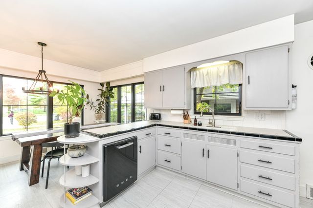 1607 Broad Ripple Avenue, Indianapolis, IN 46220