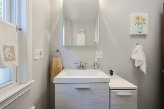 50 Riverside Pl, Walpole, MA 02081