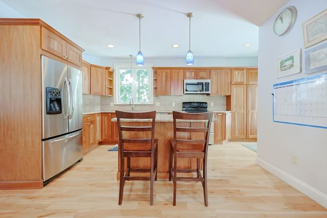 50 Riverside Pl, Walpole, MA 02081