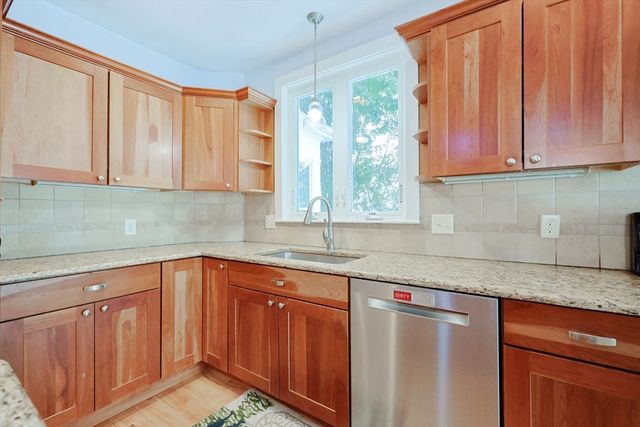 50 Riverside Pl, Walpole, MA 02081