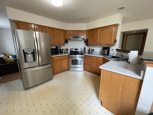1456 Lancaster Court, Grayslake, IL 60030