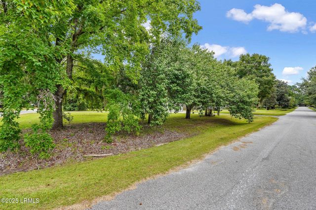 715 Sunset Circle, Beaufort, SC 29906