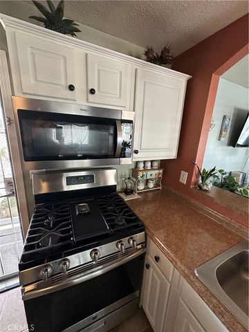 260 N Lyon Avenue 112, Hemet, CA 92543