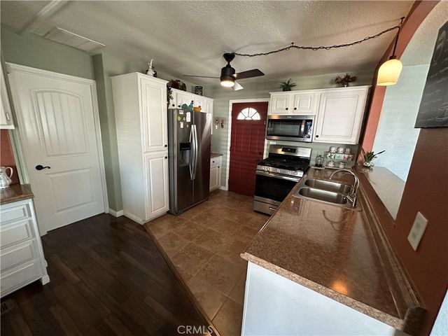 260 N Lyon Avenue 112, Hemet, CA 92543
