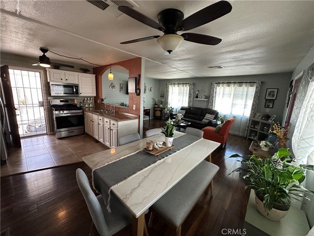 260 N Lyon Avenue 112, Hemet, CA 92543
