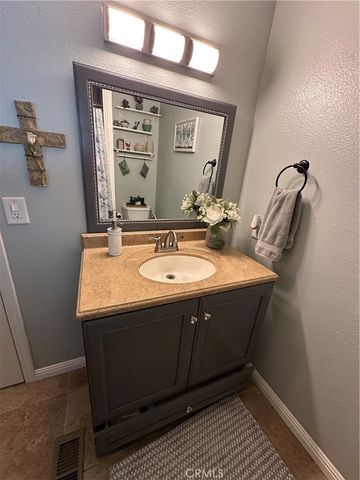 260 N Lyon Avenue 112, Hemet, CA 92543