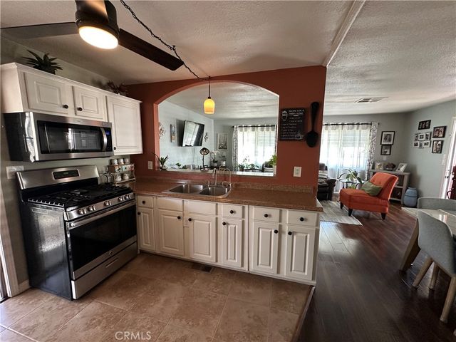 260 N Lyon Avenue 112, Hemet, CA 92543
