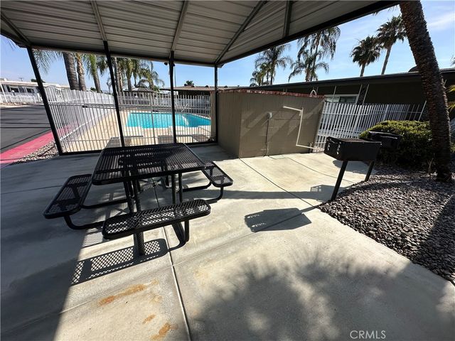 260 N Lyon Avenue 112, Hemet, CA 92543
