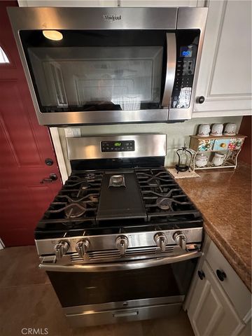 260 N Lyon Avenue 112, Hemet, CA 92543