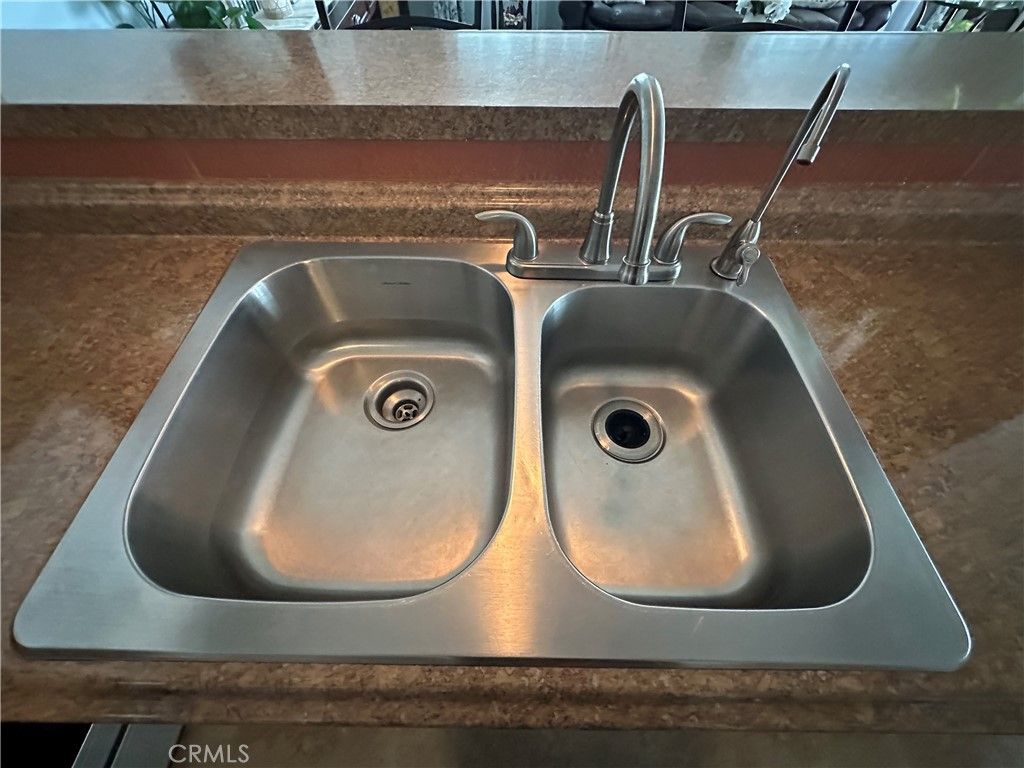 Image 11 of property listing at 260 N Lyon Avenue 112, Hemet, CA 92543