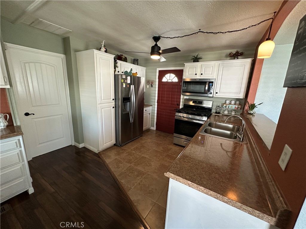 Image 13 of property listing at 260 N Lyon Avenue 112, Hemet, CA 92543