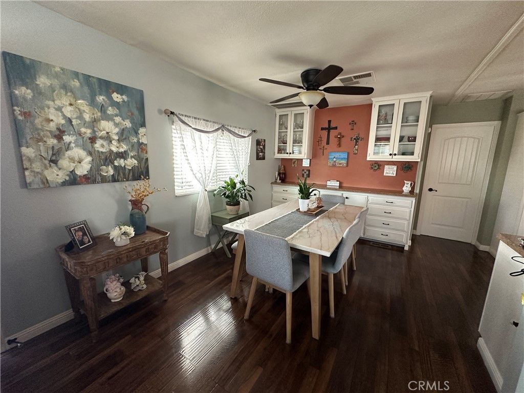 Image 15 of property listing at 260 N Lyon Avenue 112, Hemet, CA 92543