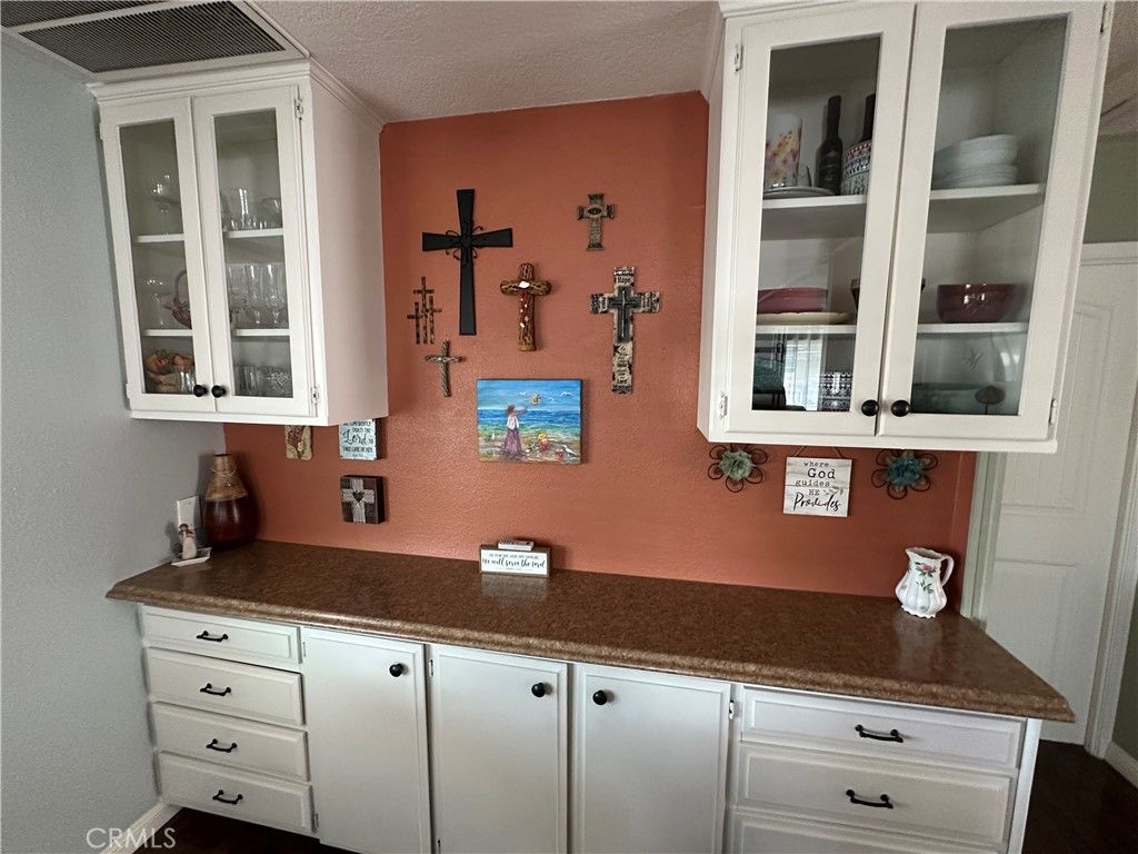 Image 22 of property listing at 260 N Lyon Avenue 112, Hemet, CA 92543