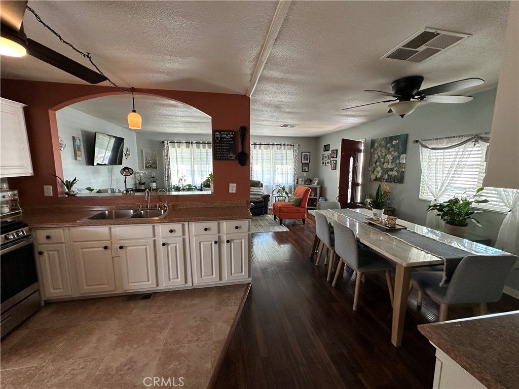 Image 23 of property listing at 260 N Lyon Avenue 112, Hemet, CA 92543