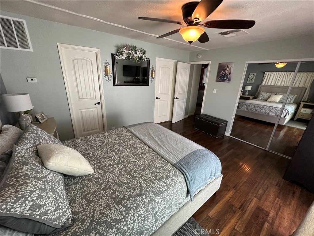Image 27 of property listing at 260 N Lyon Avenue 112, Hemet, CA 92543