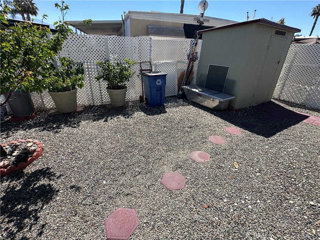 Image 40 of property listing at 260 N Lyon Avenue 112, Hemet, CA 92543