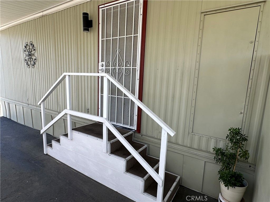 Image 44 of property listing at 260 N Lyon Avenue 112, Hemet, CA 92543