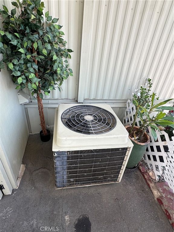 Image 50 of property listing at 260 N Lyon Avenue 112, Hemet, CA 92543