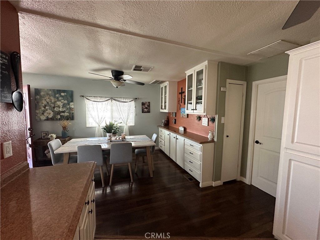 Image 6 of property listing at 260 N Lyon Avenue 112, Hemet, CA 92543
