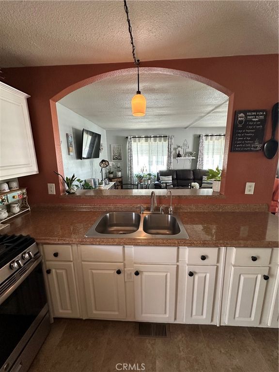 Image 8 of property listing at 260 N Lyon Avenue 112, Hemet, CA 92543
