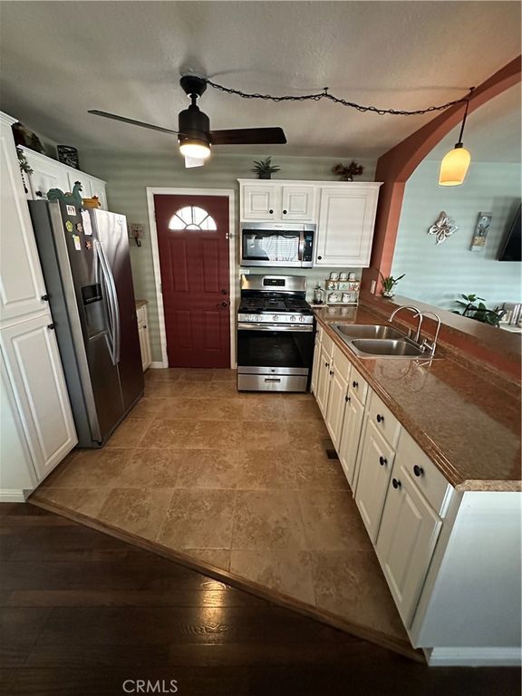 Image 9 of property listing at 260 N Lyon Avenue 112, Hemet, CA 92543