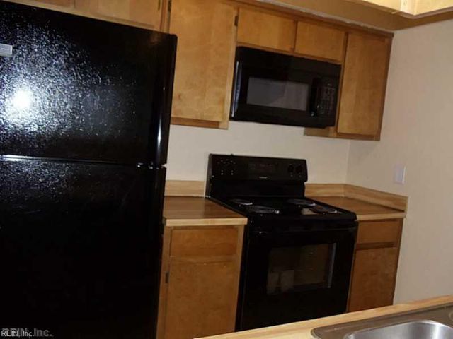 115 Roane Dr Apt E, Hampton, VA 23669